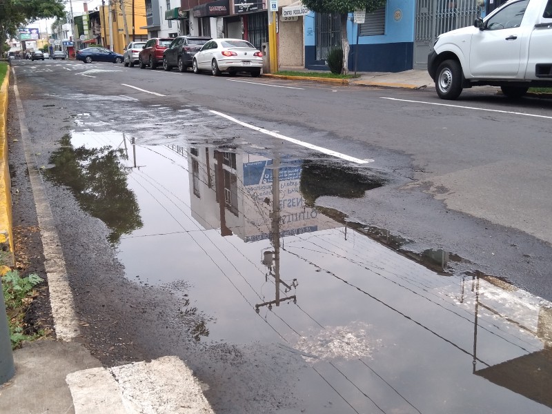 Denuncian inundaciones y encharcamientos en Boulevard García de León