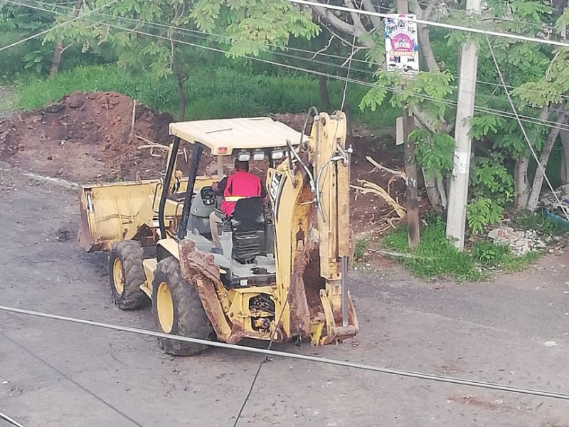 Denuncian invasión de área verde en Leandro Valle