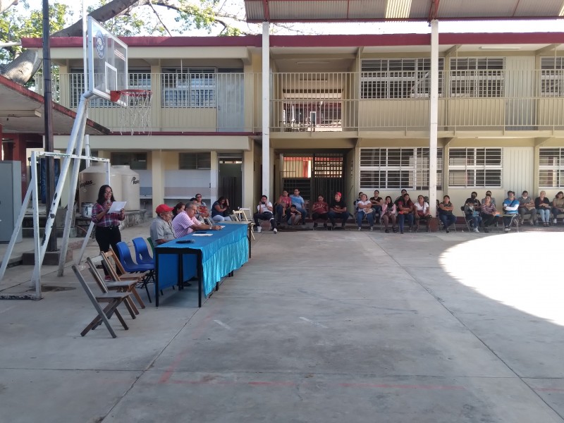 Denuncian irregularidades en obra de remodelación de escuela primaria