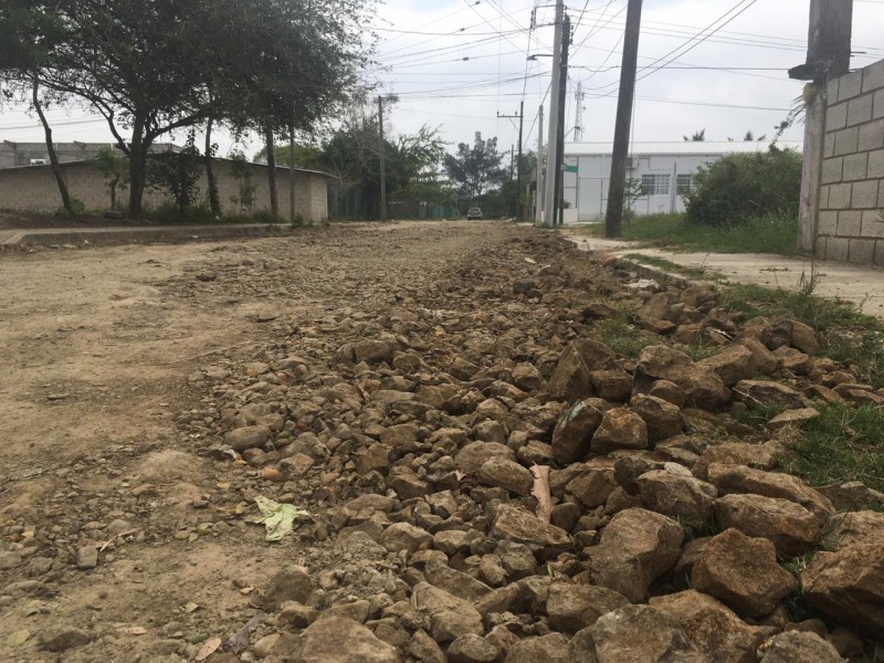 Denuncian mal estado de calles en colonia Zapata
