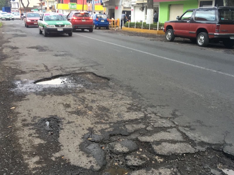 Denuncian mal estado de la calle Mártires 28 de agosoto