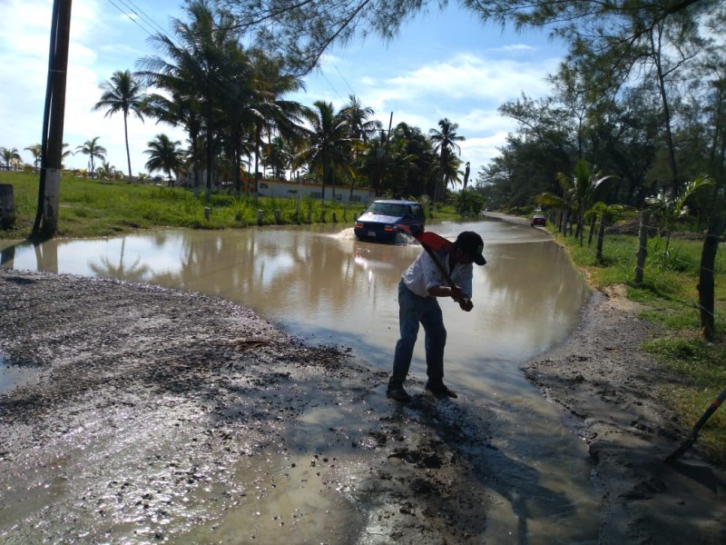 Denuncian mal estado en accesos a la playa