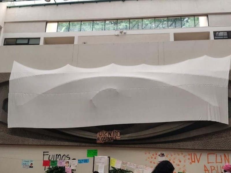 Denuncian más irregularidades en facultad de psicología UV