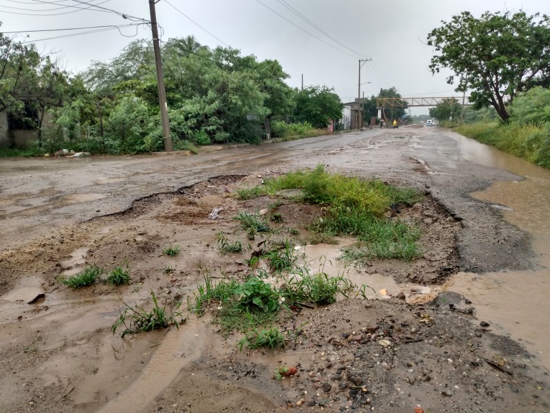 Denuncian obra inconclusa en Juchitán