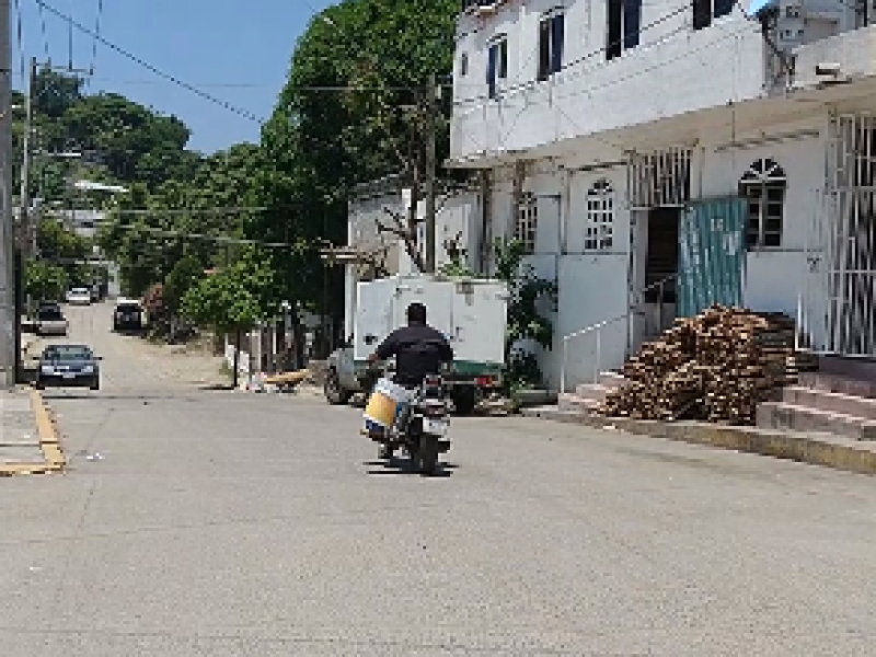 Denuncian olor a heces fecales en colonia Vicente