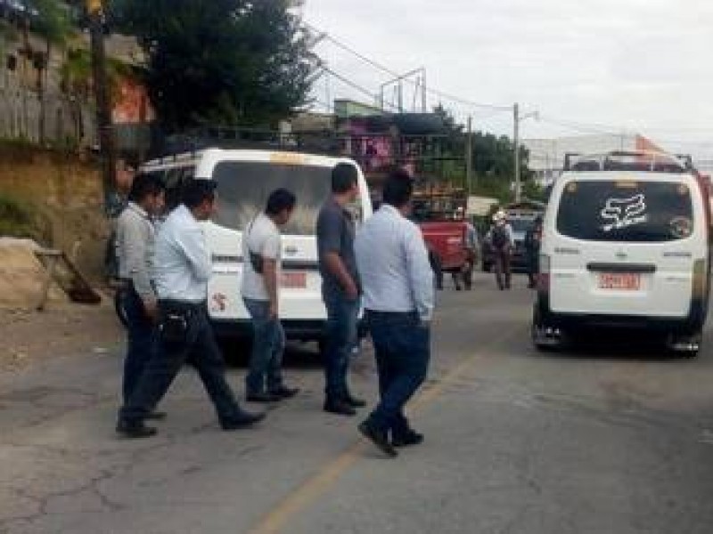 Denuncian operación de transporte irregular