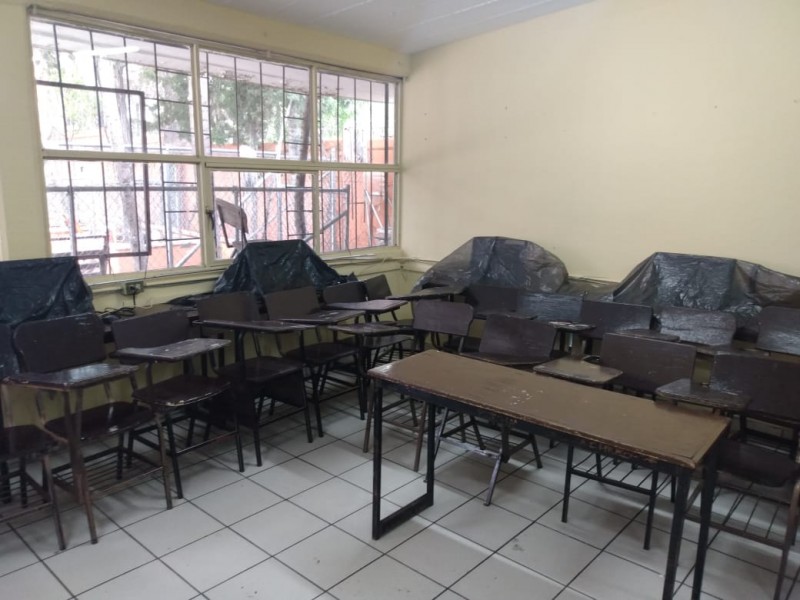 Denuncian pesimas condiciones de aulas en secundaria Antonio Rosales