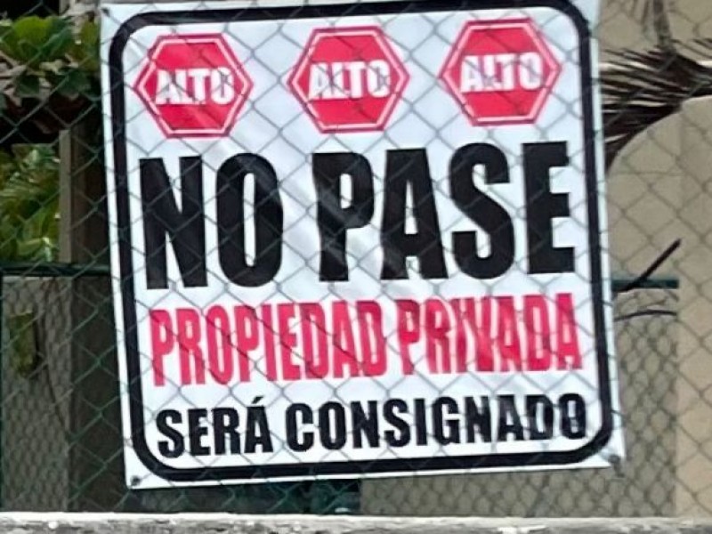 Denuncian privatización de accesos en Barra de Potosí