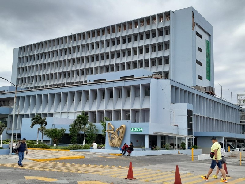 Denuncian que no hay clima en hospital del IMSS