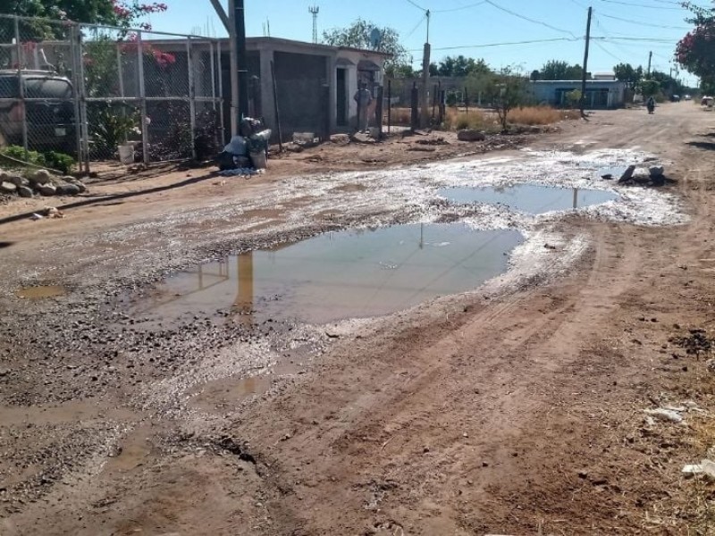 Denuncian residentes de la colonia Jacarandas problemas de aguas negras