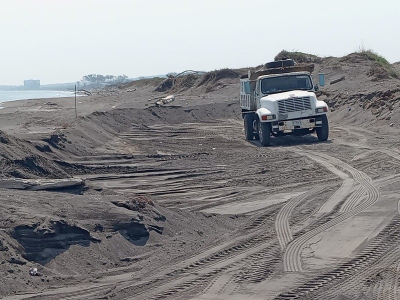 Denuncian robo de arena en playa de la Riviera Veracruzana