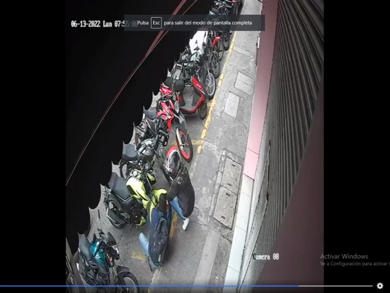 Denuncian robo de motocicleta en centro de Xalapa