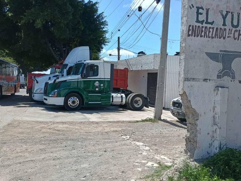Denuncian segundo negocio por obstrucción de ciclovía Libramiento