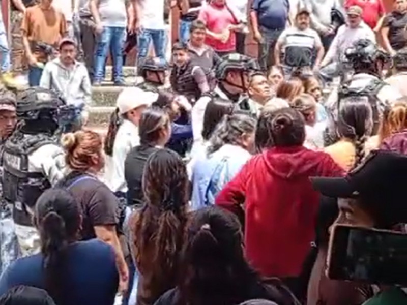 Denuncian turismo electoral en Aquila