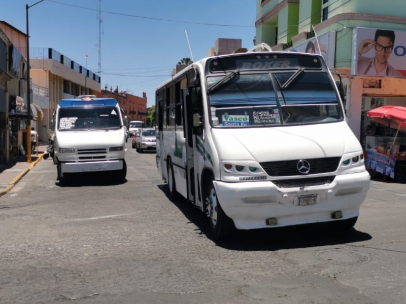 Denuncian usuarios de transporte falta de medidas sanitarias