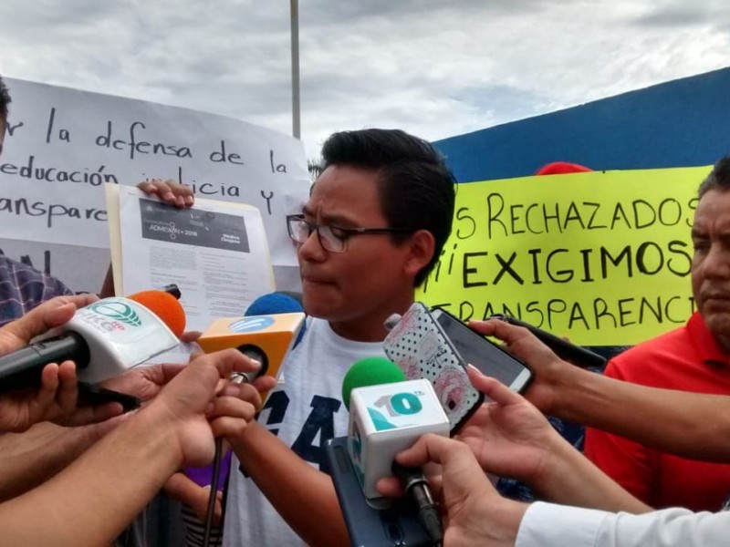 Denuncian venta de lugares en Medicina