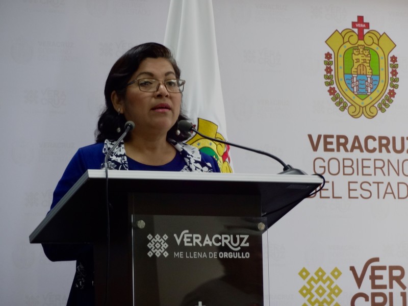 Denuncian venta ilegal de calcomanías de verificación