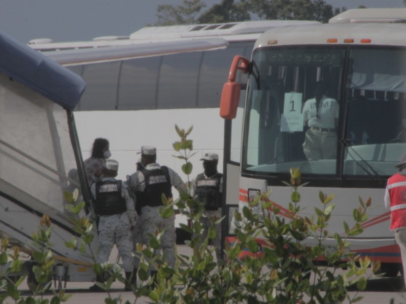 Deportan a 94 migrantes haitianos a Puerto Príncipe desde Tapachula