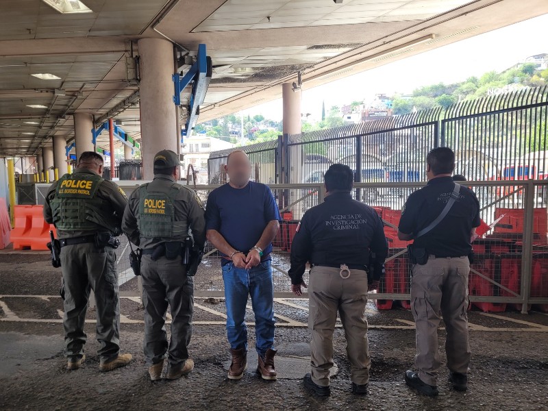 Deportan por Nogales a fugitivo de la justicia en Sonora