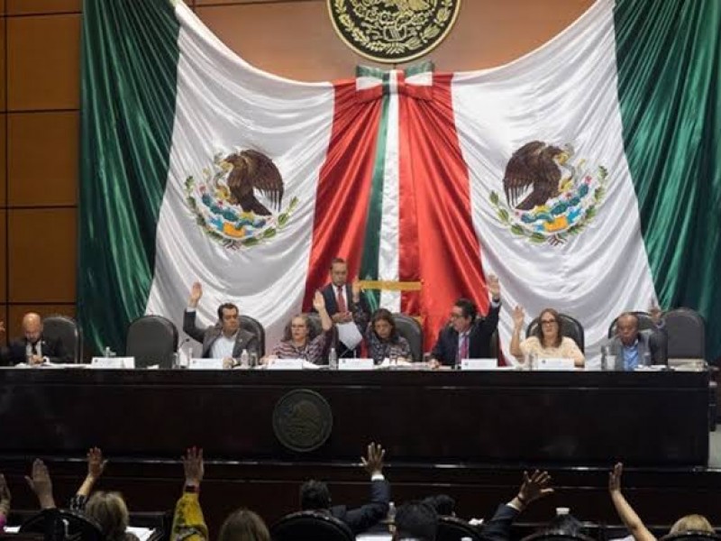 Derogada reforma peñista, aprueban leyes secundarias de AMLO