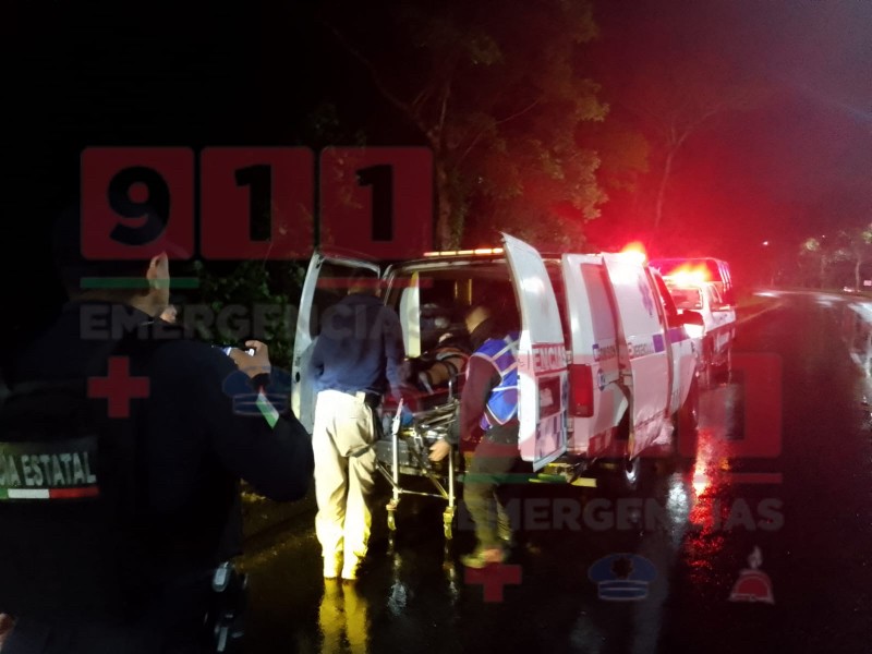 Derrapa motociclista en Murillo Vidal, su estado de salud es estable