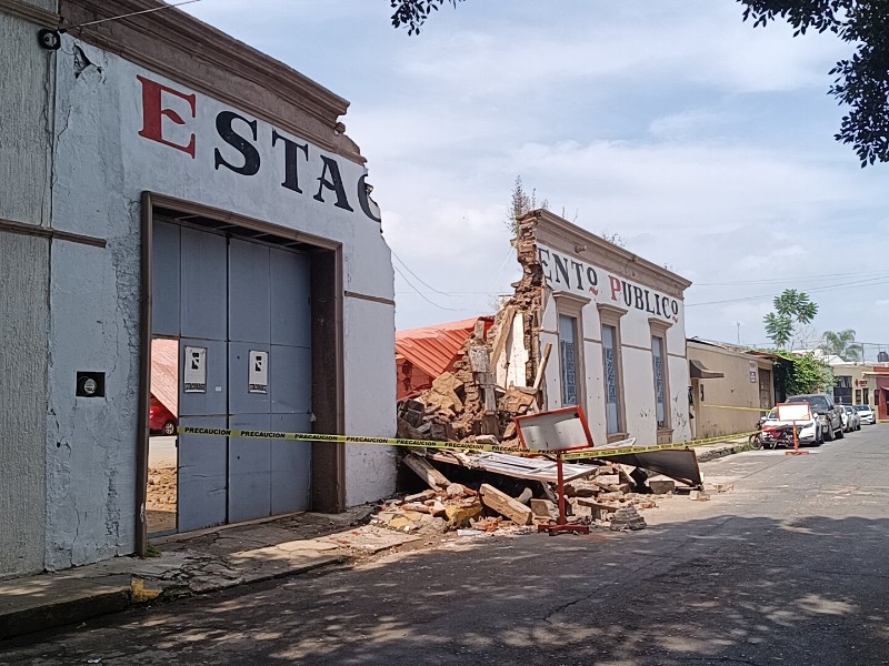 Derrumbe de barda de Finca en el Centro preocupa a Zamoranos