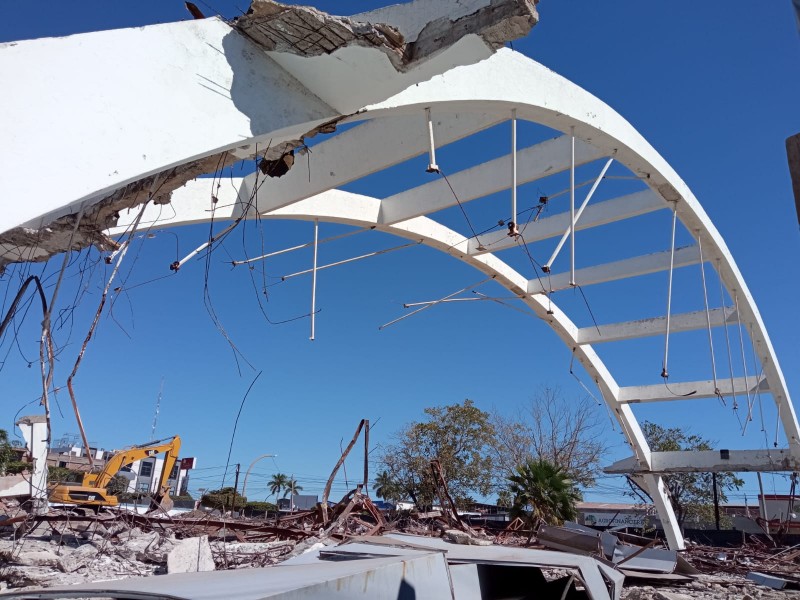 !Adiós! al  icónico edificio Ford en Los Mochis