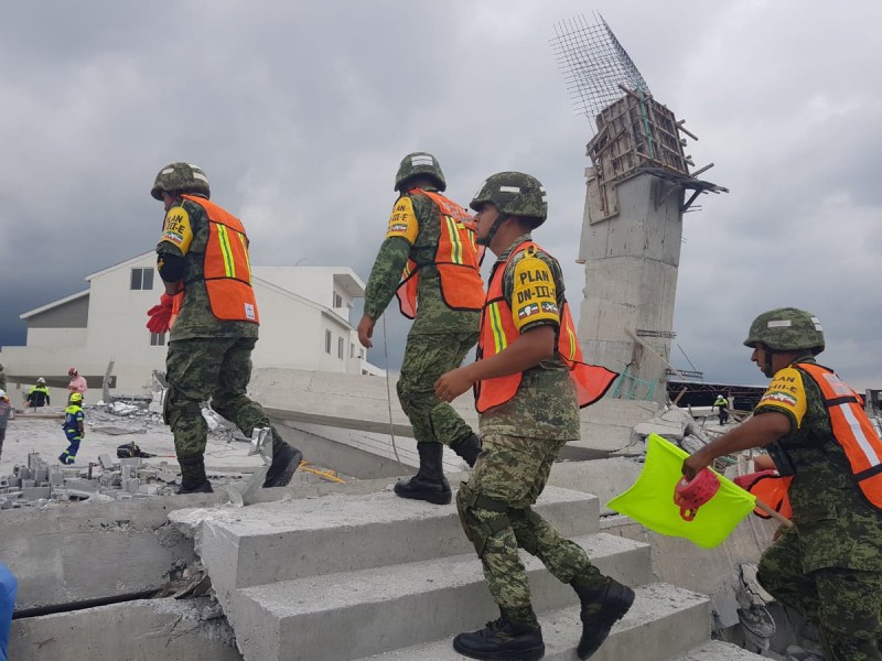 Derrumbe en Monterrey deja 3 muertos