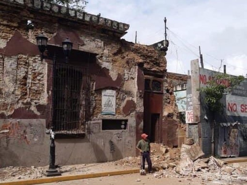 Derrumbes y un fallecido tras sismo de 7.5 en Oaxaca