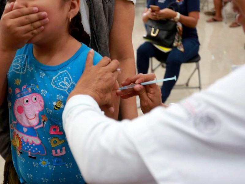 Desabasto de vacunas, crisis de salud sin precedentes en México