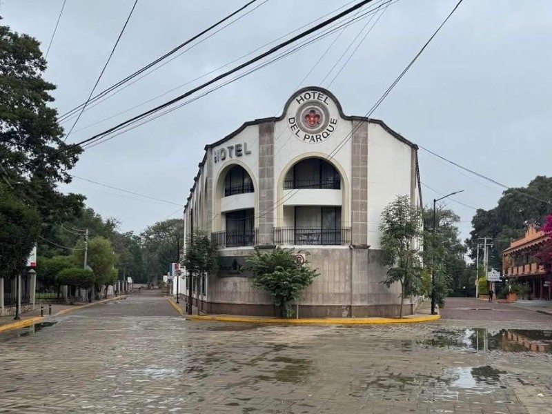 Desalojan a 260 personas en Tequisquiapan por desbordamiento de presa Centenario