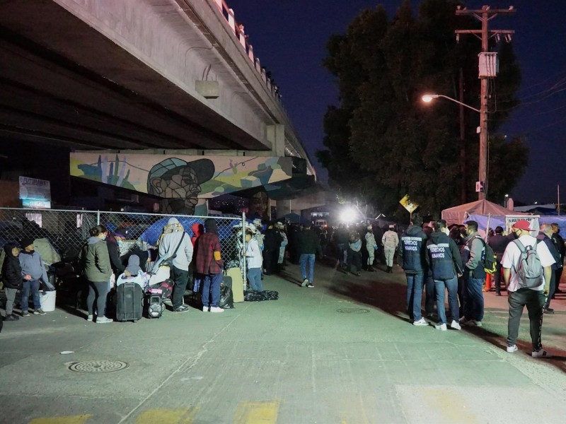 Desalojan a cientos de migrantes en Tijuana