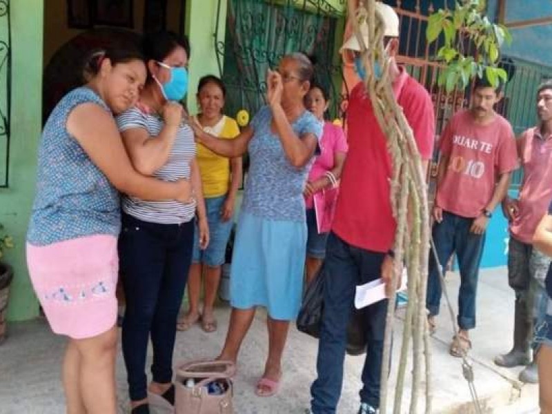 Desalojan a familia por temor a contagiarse de coronavirus