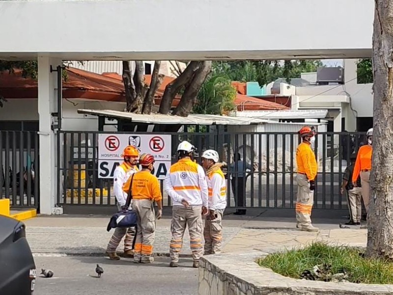 Desalojan clínica del IMSS 5 de Mayo por presunta bomba