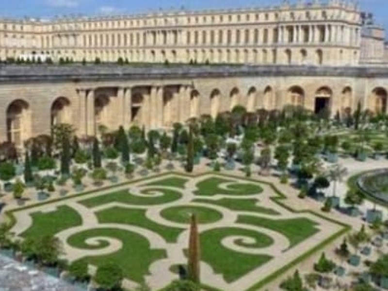 Desalojan Palacio de Versalles por alerta de bomba