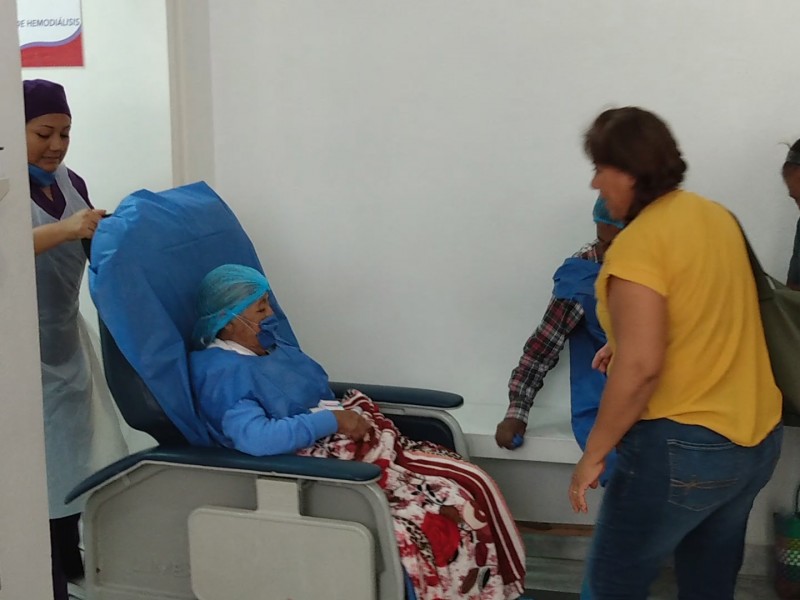 Desamparados 160 pacientes si cierra Clínica de Hemodiálisis
