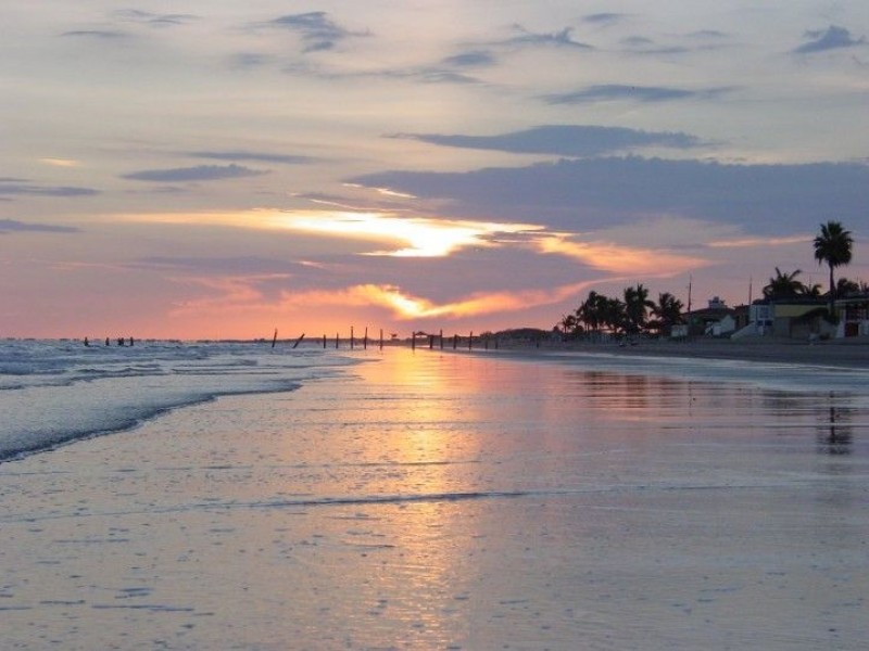 Desaparece joven dentro de la playa Boca del Río