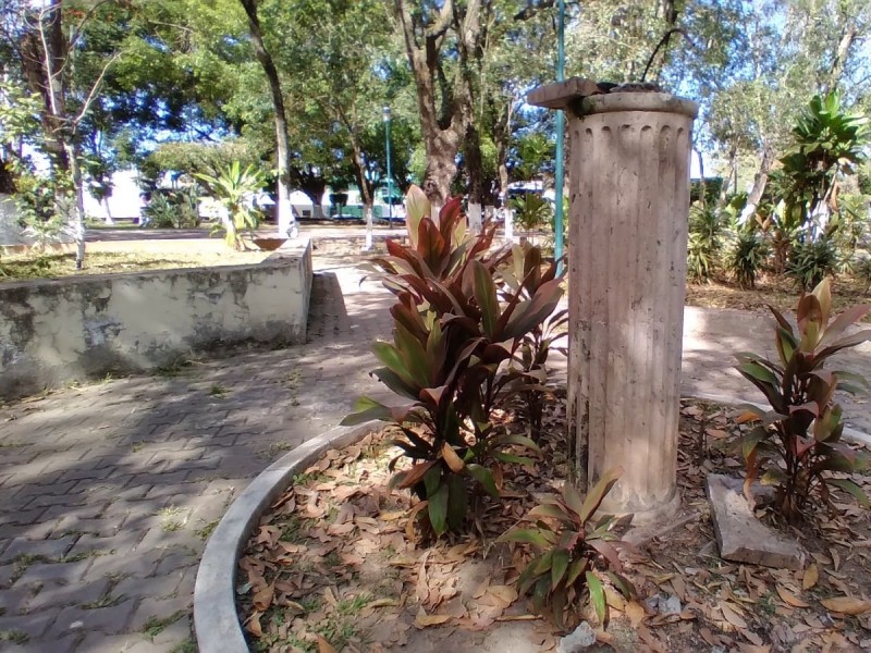 Desaparecen esculturas de la Alameda