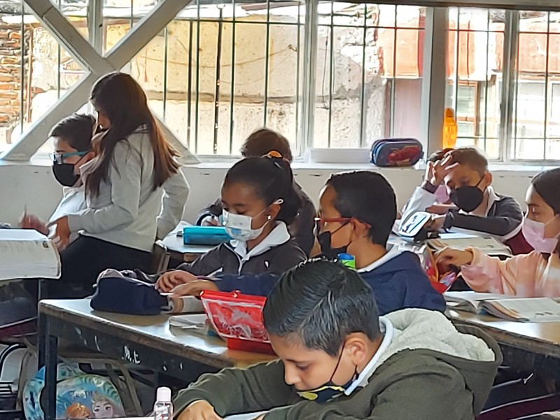 Desaparición de Tiempo Completo afectará a 3.6 millones de estudiantes