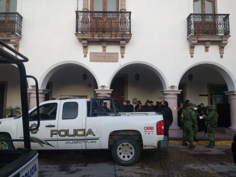 Desarman a policías de Jalostotitlán y Poncitlán