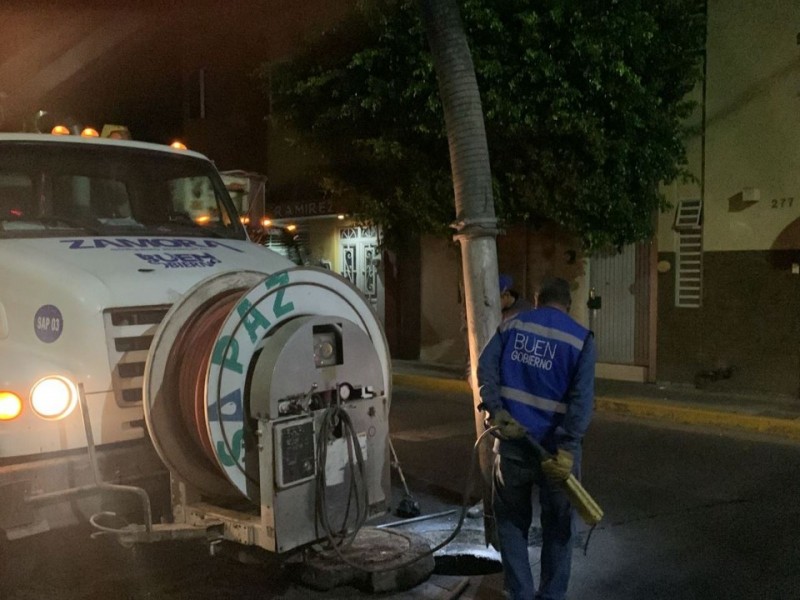 Desazolvan 5 mil metros de colectores en centro de Zamora