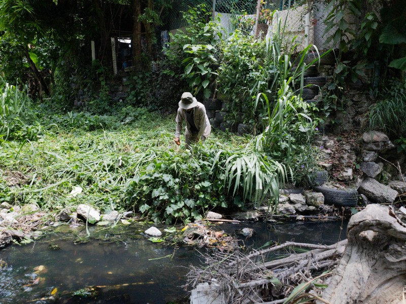Desazolvan y retiran basura de arroyos en Poza Rica