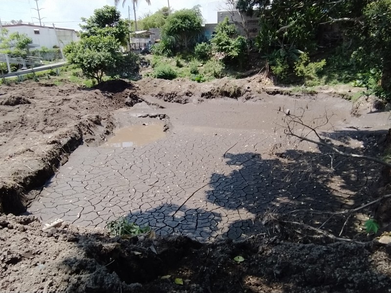 Desazolvan zanjón Nueva Alemania para evitar inundaciones