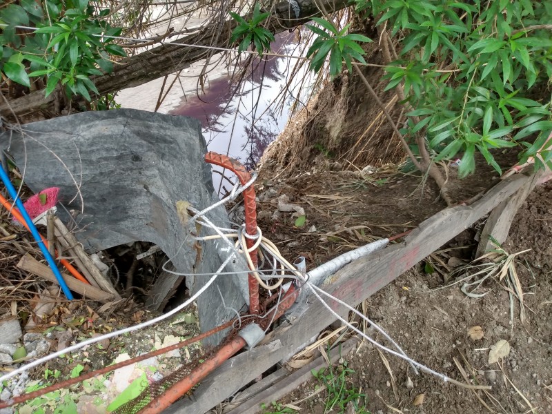 Desbordamiento a un costado del río Alseseca