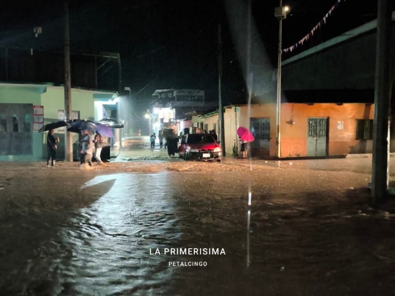 Desbordamiento de ríos, deslizamientos y afectaciones por FF 13