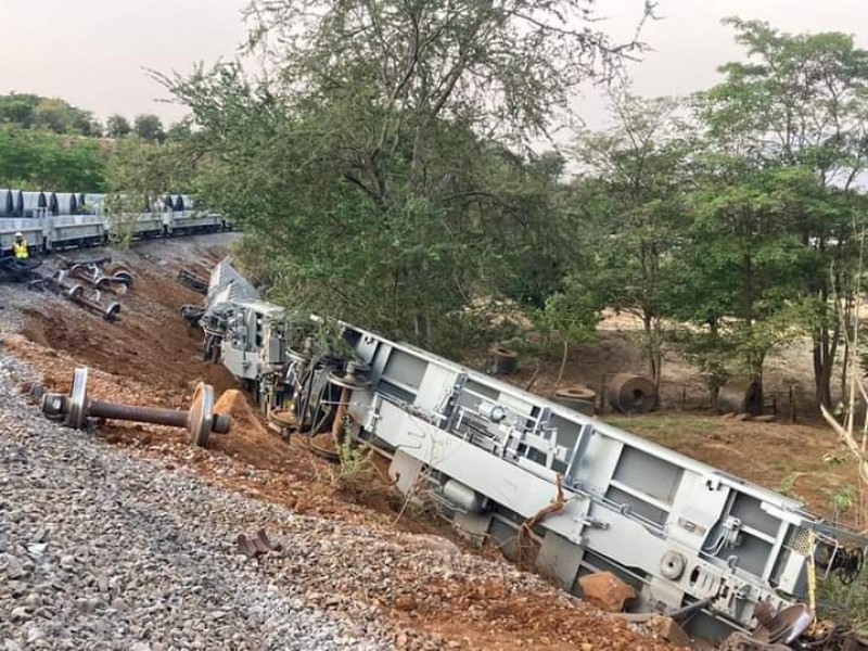 Descarrila tren en inmediaciones de Taretan