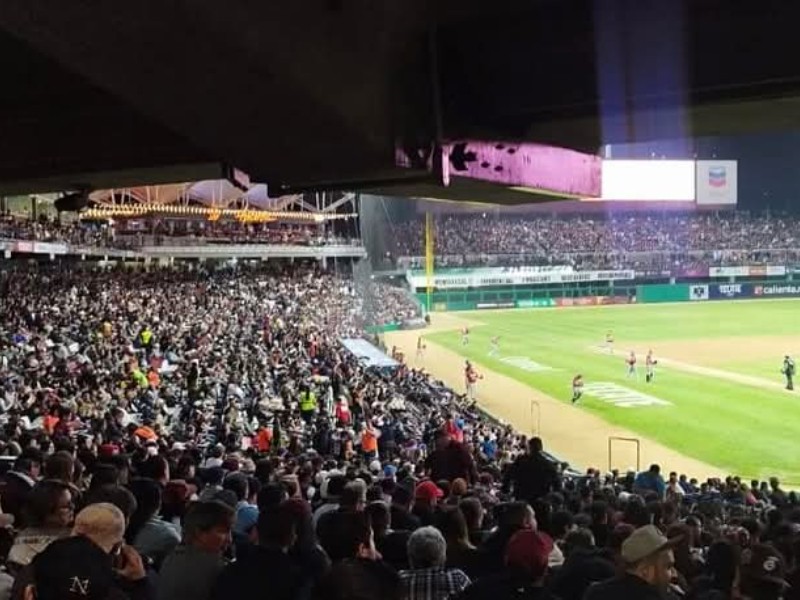 Descartan amenaza de bomba en estadio de los Tomateros