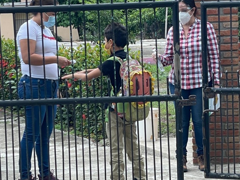 Descartan casos Covid en escuelas de Tuxpan