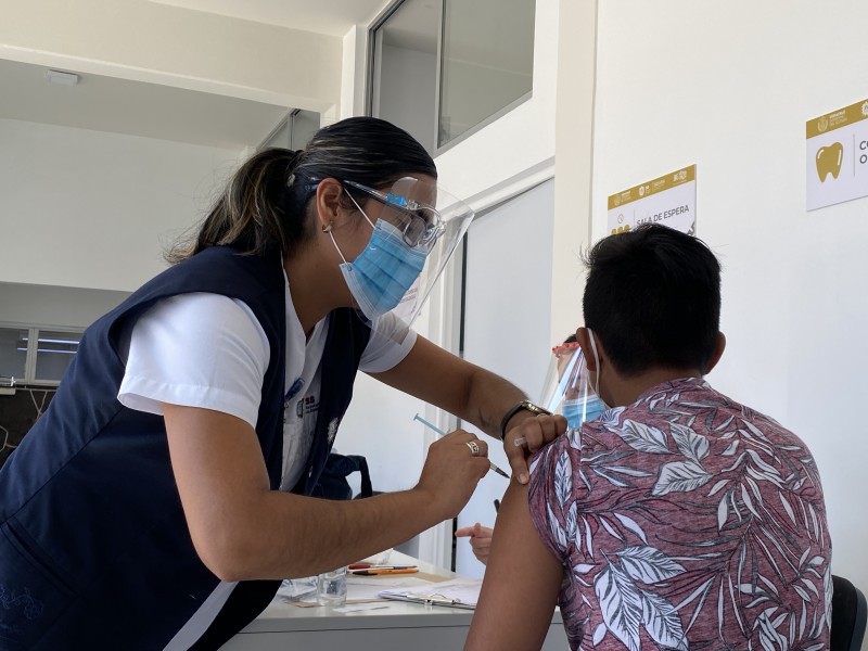 Descartan desabasto de vacunas contra la influenza en Xalapa