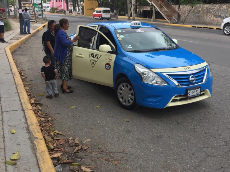 Descartan posible aumento en tarifa de taxis